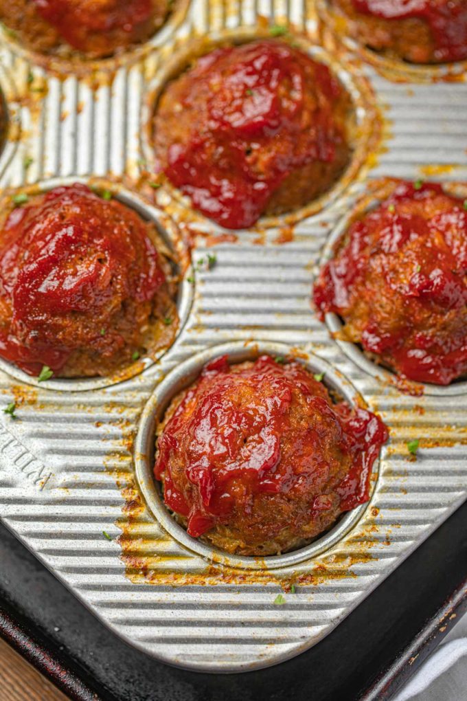 Mini Meatloaf Muffins in pan