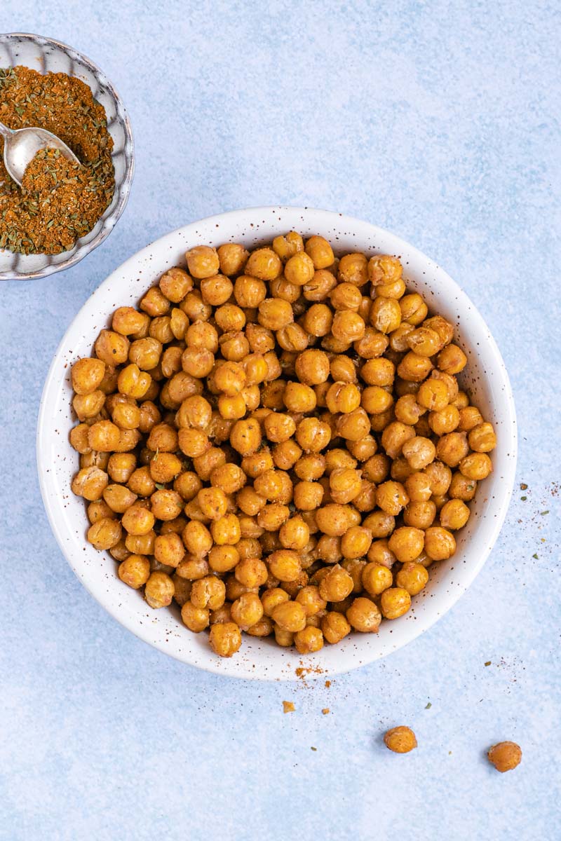 Crispy Roasted Chickpeas in a bowl