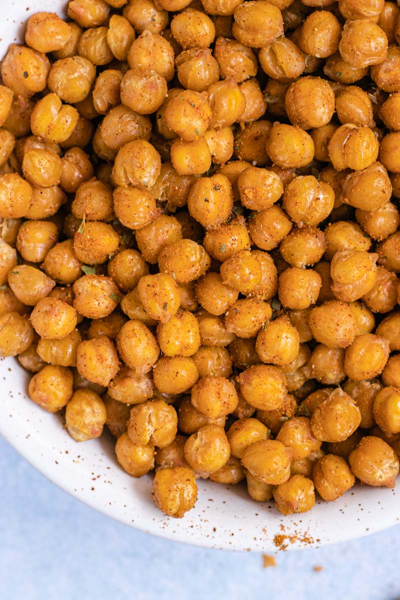 Crispy Roasted Chickpeas up close