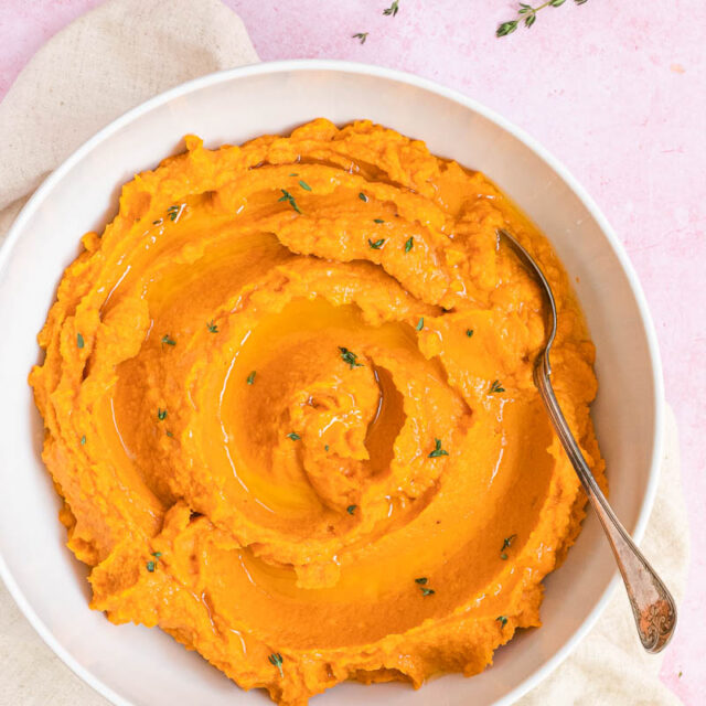 Healthy Mashed Sweet Potatoes in serving bowl