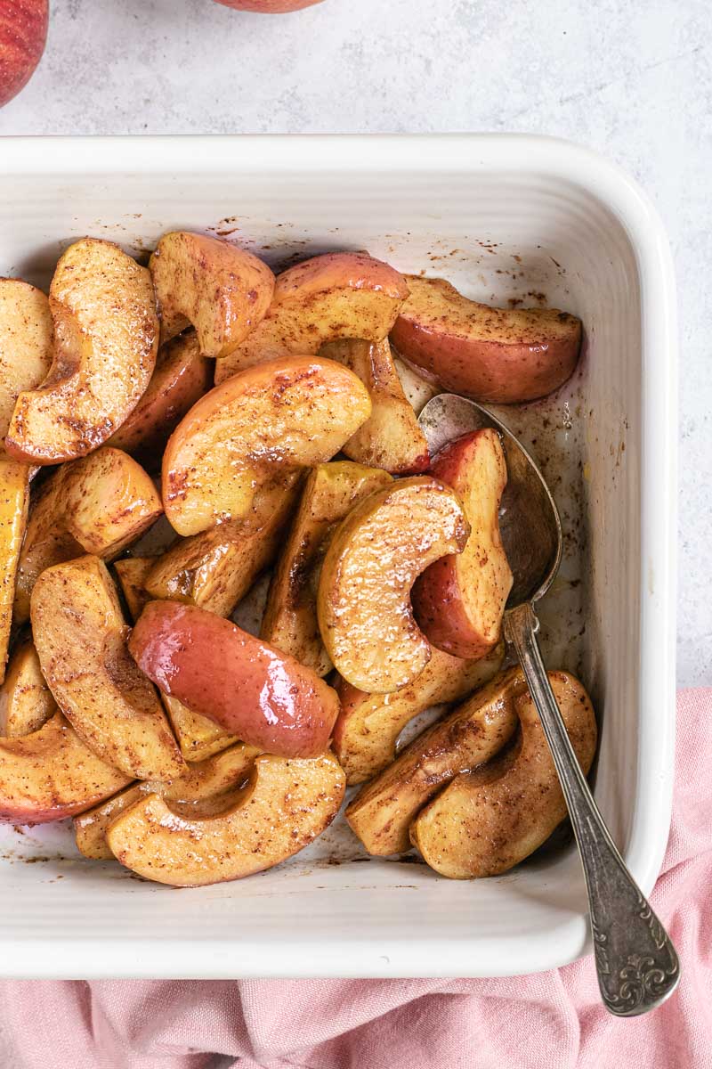 Healthy Baked Sliced Apples in pan